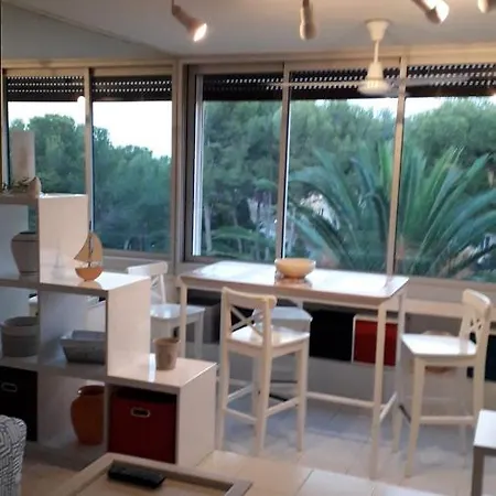 Athéna Résidence - Piscine Et Tennis * Bandol